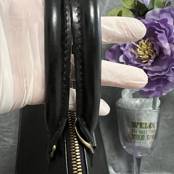 Louis Vuitton Alma Epi Black PM - Picture 6 of 11